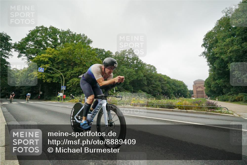 14.09.2025 - Stadtparktriathlon Michael Burmester http://msf.ph/oto/8889409 14.09.2025 09:12:01 Radfahren 307, 317, 331, 402, 412 meine-sportfotos.de