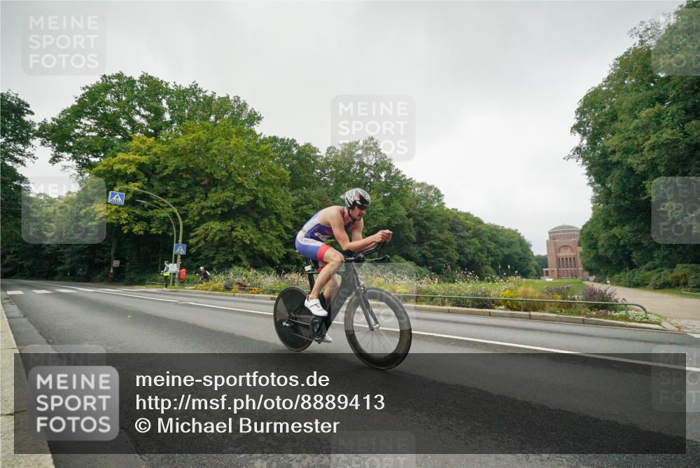 14.09.2025 - Stadtparktriathlon Michael Burmester http://msf.ph/oto/8889413 14.09.2025 09:12:07 Radfahren 307, 317, 412 meine-sportfotos.de