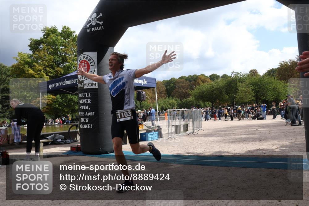 14.09.2025 - Stadtparktriathlon Strokosch-Dieckow http://msf.ph/oto/8889424 14.09.2025 12:41:56 Ziel 1073, 1103 meine-sportfotos.de