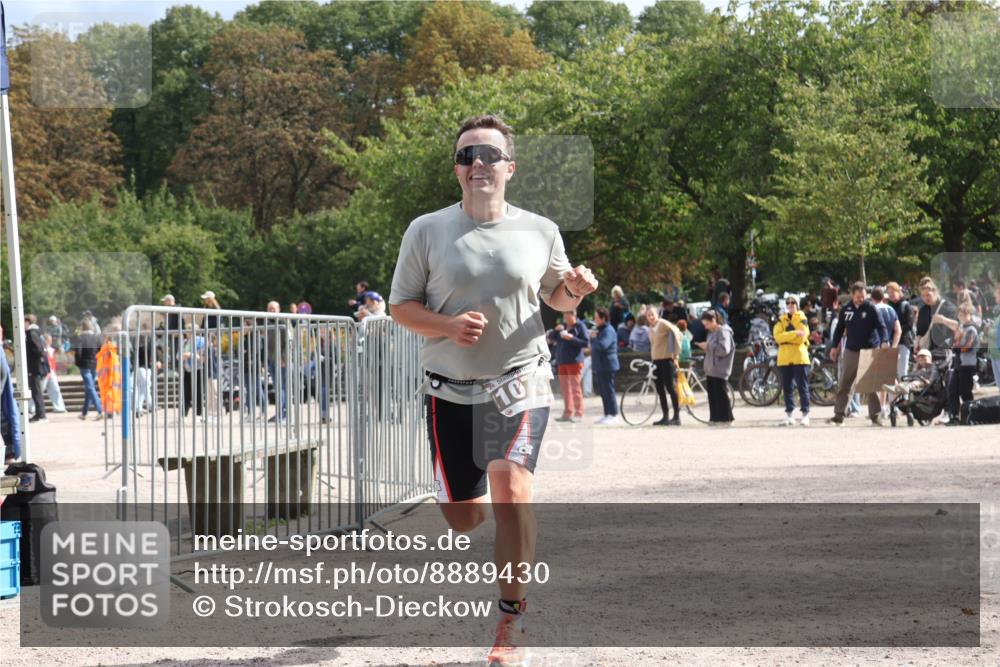 14.09.2025 - Stadtparktriathlon Strokosch-Dieckow http://msf.ph/oto/8889430 14.09.2025 12:42:02 Ziel 1073 meine-sportfotos.de