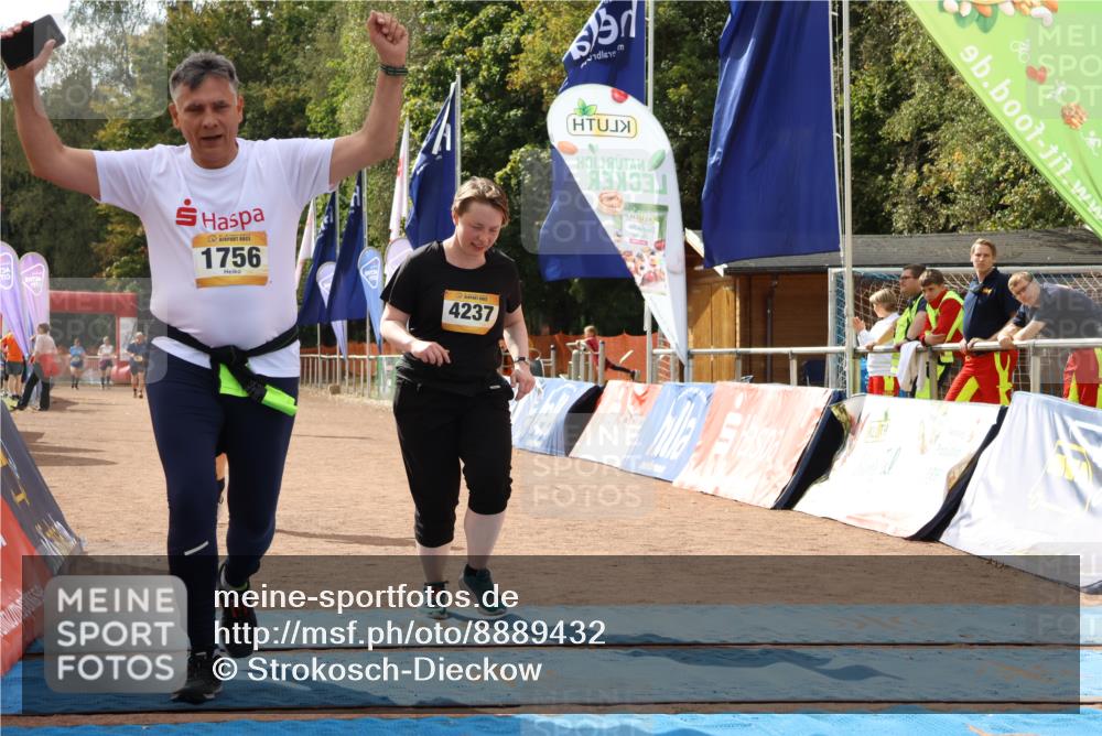14.09.2025 - Airport Race Strokosch-Dieckow http://msf.ph/oto/8889432 14.09.2025 13:03:55 Ziel 581, 1756, 4237 meine-sportfotos.de