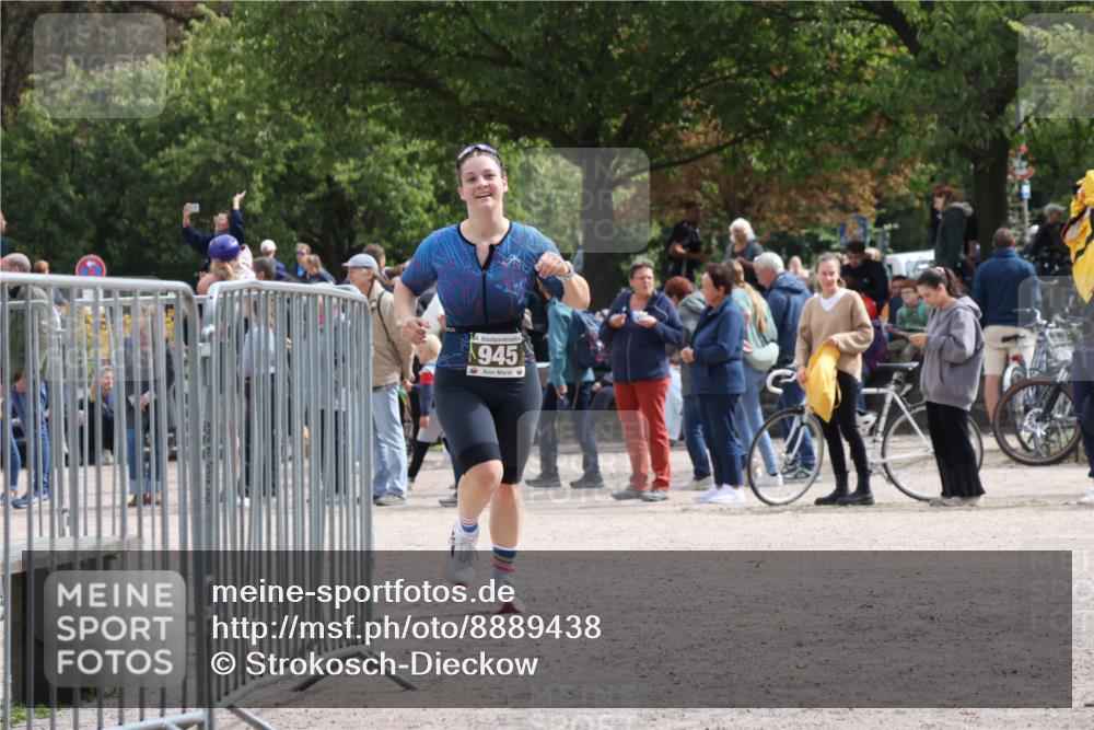 14.09.2025 - Stadtparktriathlon Strokosch-Dieckow http://msf.ph/oto/8889438 14.09.2025 12:42:36 Ziel 945 meine-sportfotos.de