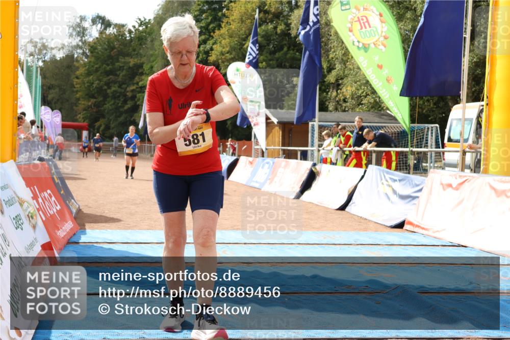 14.09.2025 - Airport Race Strokosch-Dieckow http://msf.ph/oto/8889456 14.09.2025 13:04:01 Ziel 581, 1704, 1722 meine-sportfotos.de