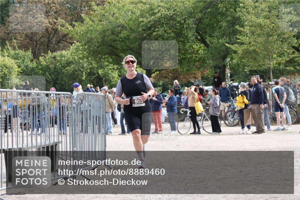 14.09.2025 - Stadtparktriathlon Strokosch-Dieckow http://msf.ph/oto/8889460 14.09.2025 12:42:49 Ziel 952 meine-sportfotos.de