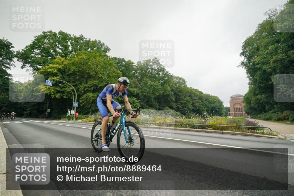 14.09.2025 - Stadtparktriathlon Michael Burmester http://msf.ph/oto/8889464 14.09.2025 09:14:29 Radfahren 301, 318, 326, 340, 345, 347, 363, 370, 371, 373, 377, 380, 381, 389, 401, 404 meine-sportfotos.de