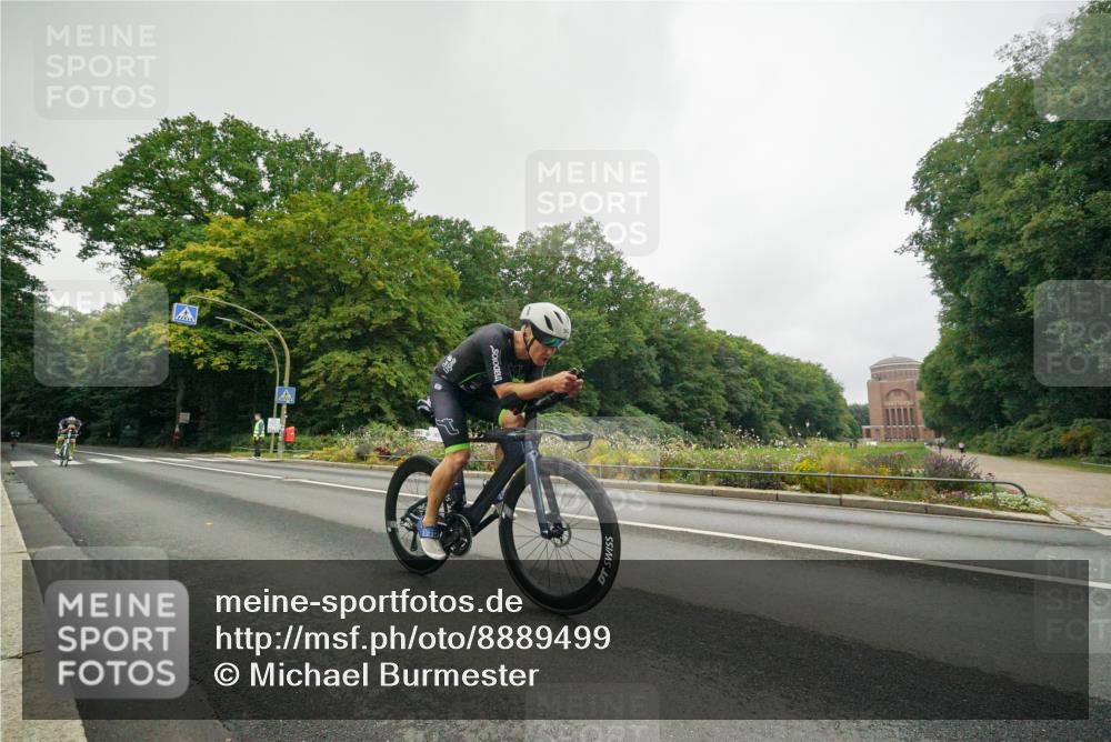 14.09.2025 - Stadtparktriathlon Michael Burmester http://msf.ph/oto/8889499 14.09.2025 09:15:06 Radfahren 353, 362, 365, 383, 400, 430 meine-sportfotos.de