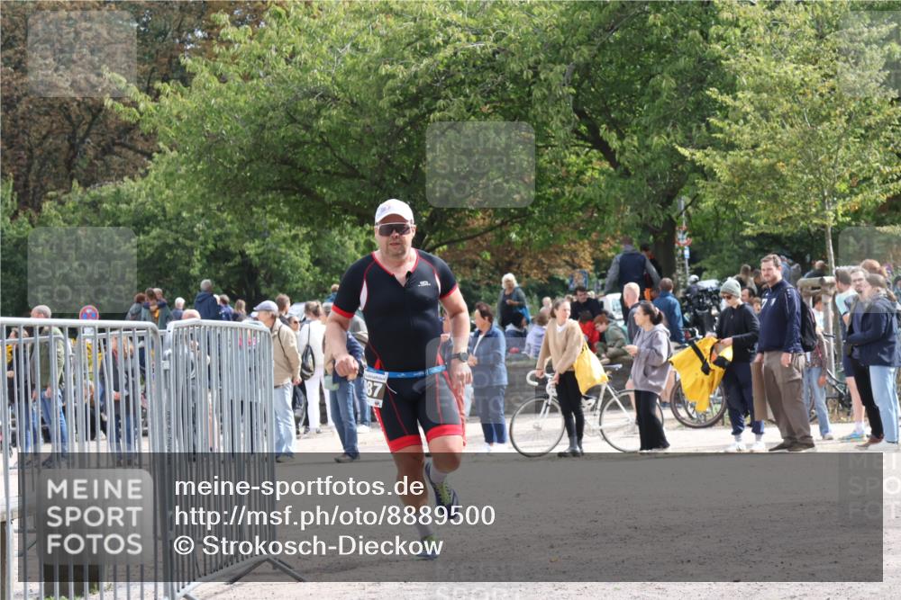 14.09.2025 - Stadtparktriathlon Strokosch-Dieckow http://msf.ph/oto/8889500 14.09.2025 12:43:05 Ziel 986, 1049, 1087, 1089 meine-sportfotos.de