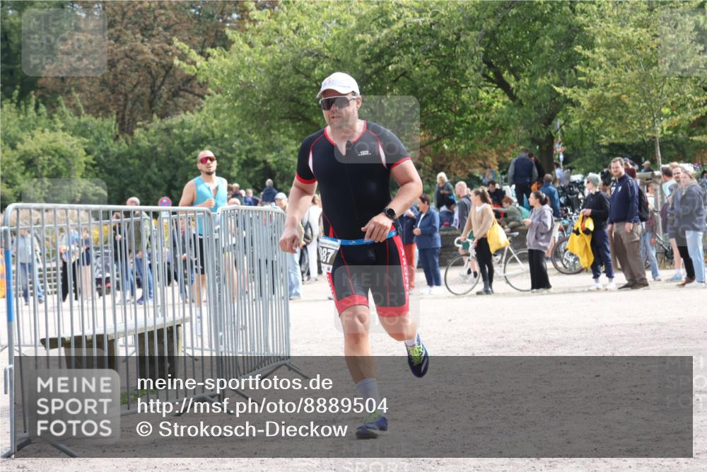 14.09.2025 - Stadtparktriathlon Strokosch-Dieckow http://msf.ph/oto/8889504 14.09.2025 12:43:06 Ziel 986, 1049, 1087, 1089 meine-sportfotos.de