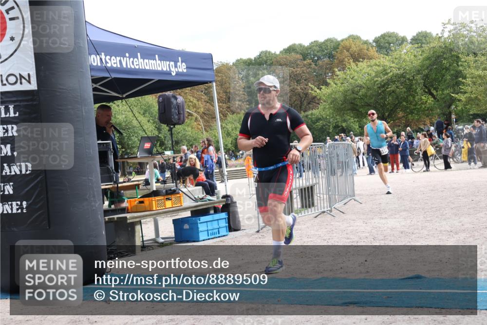 14.09.2025 - Stadtparktriathlon Strokosch-Dieckow http://msf.ph/oto/8889509 14.09.2025 12:43:07 Ziel 986, 1049, 1087, 1089 meine-sportfotos.de