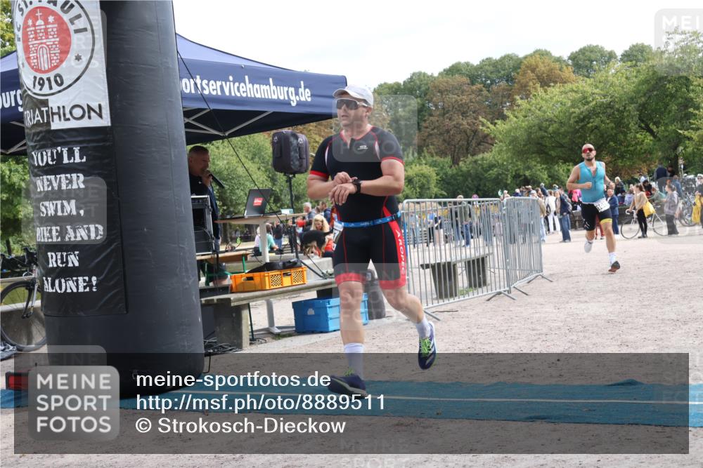 14.09.2025 - Stadtparktriathlon Strokosch-Dieckow http://msf.ph/oto/8889511 14.09.2025 12:43:07 Ziel 986, 1049, 1087, 1089 meine-sportfotos.de