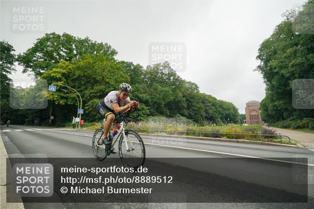 14.09.2025 - Stadtparktriathlon Michael Burmester http://msf.ph/oto/8889512 14.09.2025 09:15:23 Radfahren 323, 341, 349, 379, 410 meine-sportfotos.de