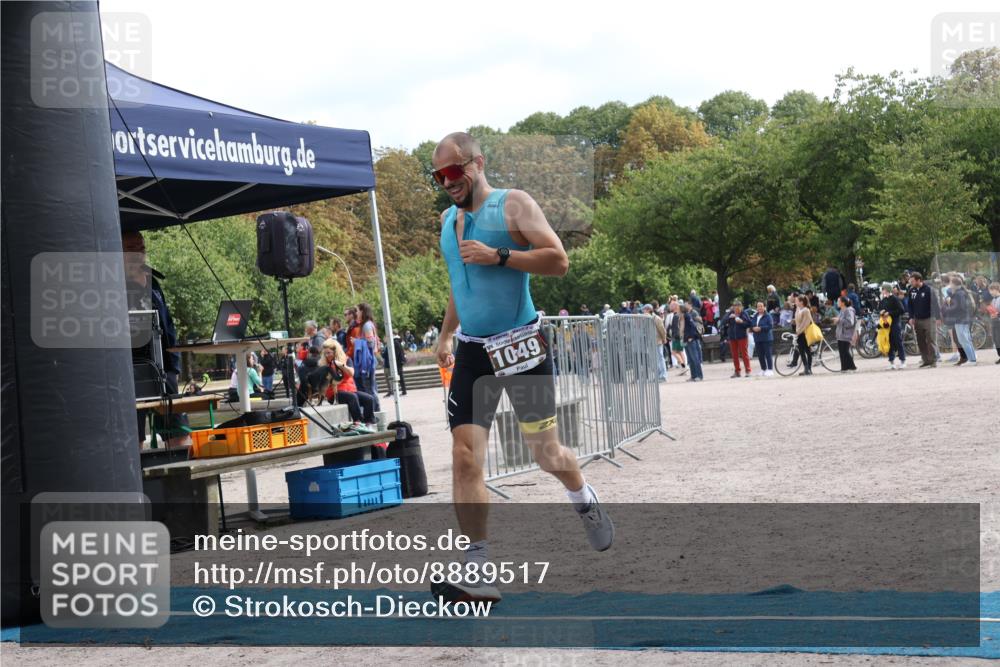 14.09.2025 - Stadtparktriathlon Strokosch-Dieckow http://msf.ph/oto/8889517 14.09.2025 12:43:10 Ziel 1049, 1087 meine-sportfotos.de