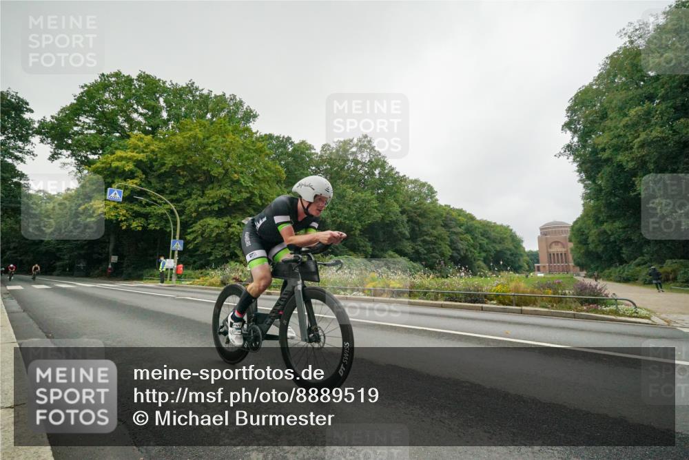 14.09.2025 - Stadtparktriathlon Michael Burmester http://msf.ph/oto/8889519 14.09.2025 09:15:30 Radfahren 337, 341, 349, 379, 392, 418 meine-sportfotos.de