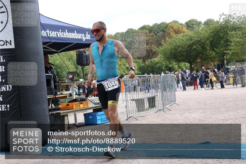 14.09.2025 - Stadtparktriathlon Strokosch-Dieckow http://msf.ph/oto/8889520 14.09.2025 12:43:10 Ziel 1049, 1087 meine-sportfotos.de