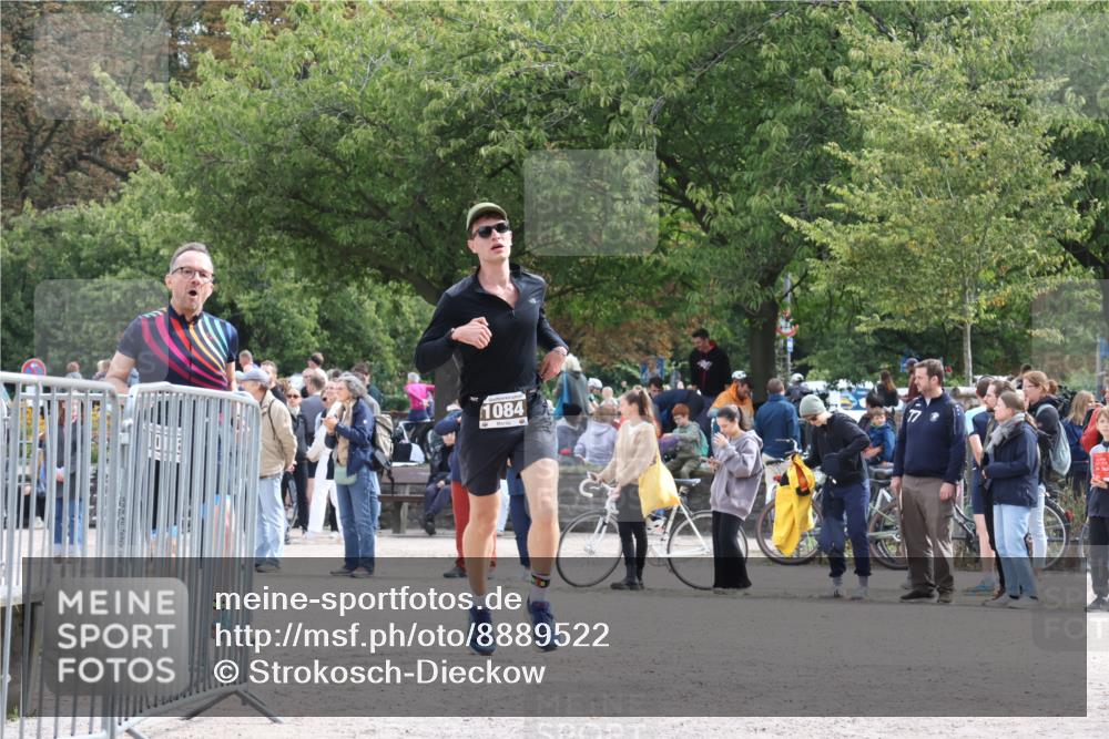 14.09.2025 - Stadtparktriathlon Strokosch-Dieckow http://msf.ph/oto/8889522 14.09.2025 12:43:20 Ziel 1084, 1086 meine-sportfotos.de