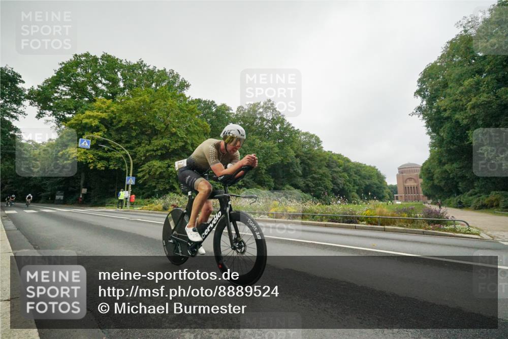 14.09.2025 - Stadtparktriathlon Michael Burmester http://msf.ph/oto/8889524 14.09.2025 09:15:38 Radfahren 315, 337, 354, 392, 418, 437, 451, 487 meine-sportfotos.de