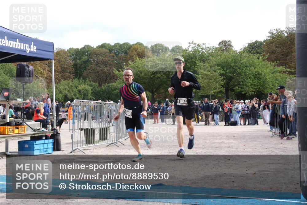 14.09.2025 - Stadtparktriathlon Strokosch-Dieckow http://msf.ph/oto/8889530 14.09.2025 12:43:22 Ziel 1084, 1086 meine-sportfotos.de