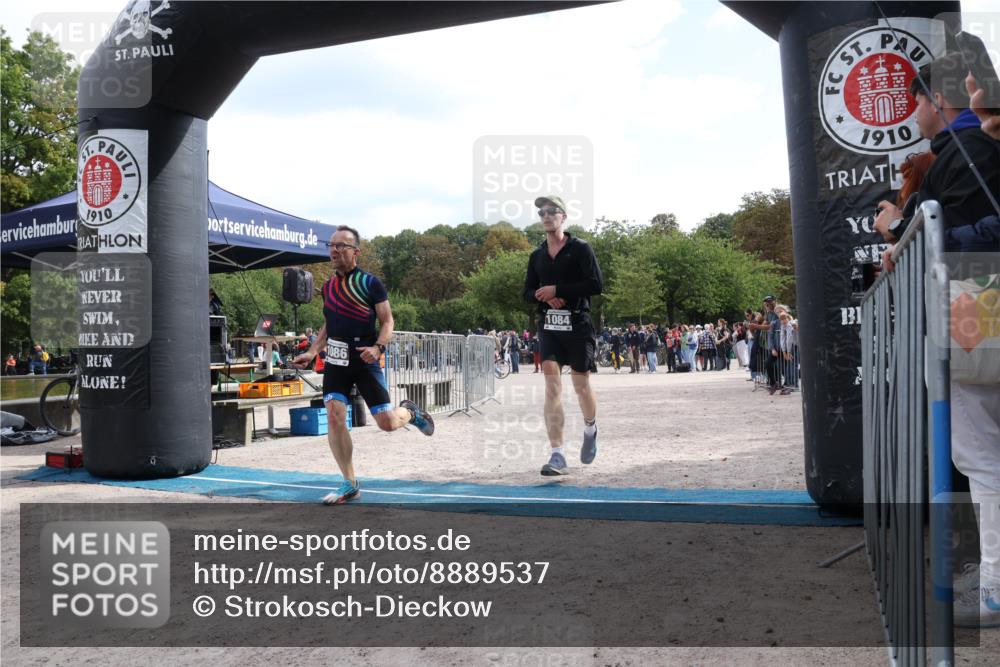 14.09.2025 - Stadtparktriathlon Strokosch-Dieckow http://msf.ph/oto/8889537 14.09.2025 12:43:23 Ziel 1084, 1086 meine-sportfotos.de