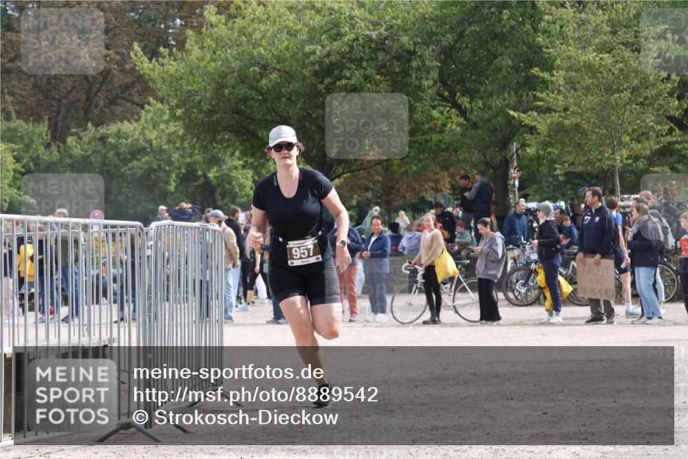 14.09.2025 - Stadtparktriathlon Strokosch-Dieckow http://msf.ph/oto/8889542 14.09.2025 12:43:32 Ziel 957 meine-sportfotos.de