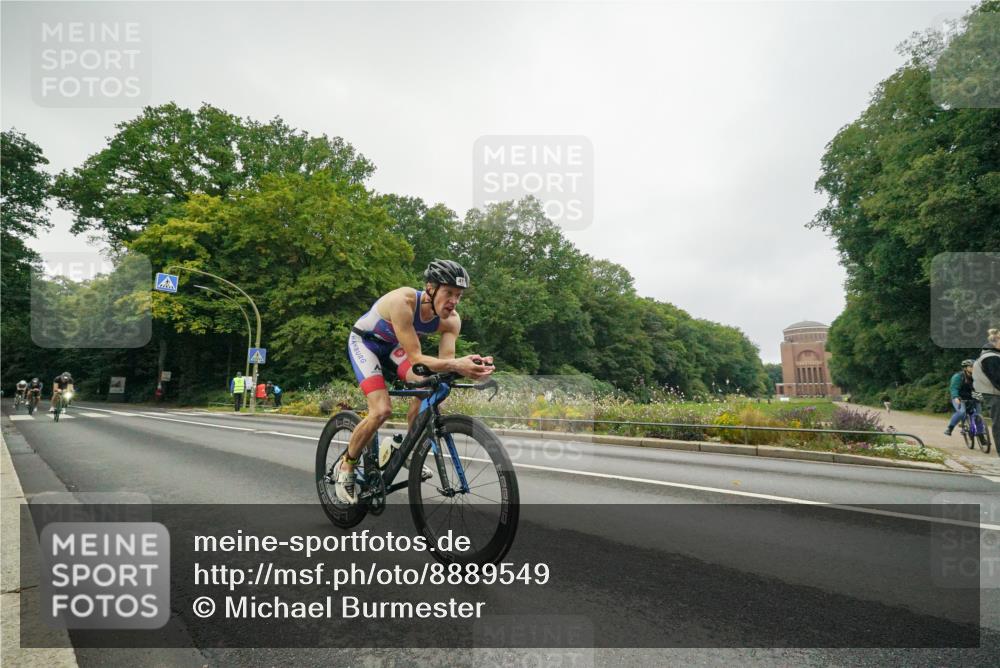 14.09.2025 - Stadtparktriathlon Michael Burmester http://msf.ph/oto/8889549 14.09.2025 09:16:12 Radfahren 311, 348, 413, 414, 432, 484 meine-sportfotos.de