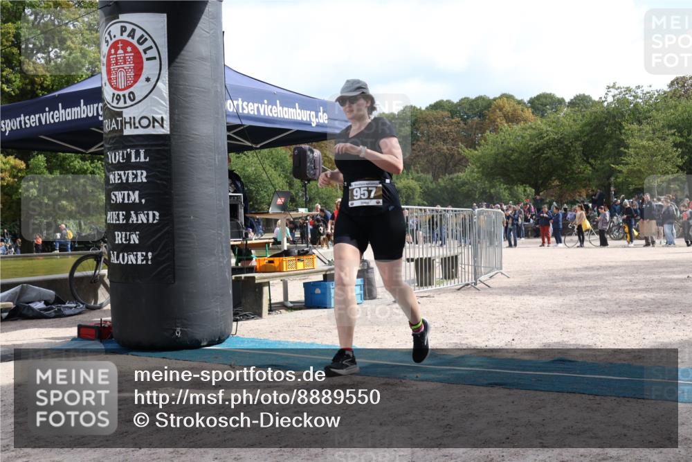 14.09.2025 - Stadtparktriathlon Strokosch-Dieckow http://msf.ph/oto/8889550 14.09.2025 12:43:34 Ziel 957 meine-sportfotos.de