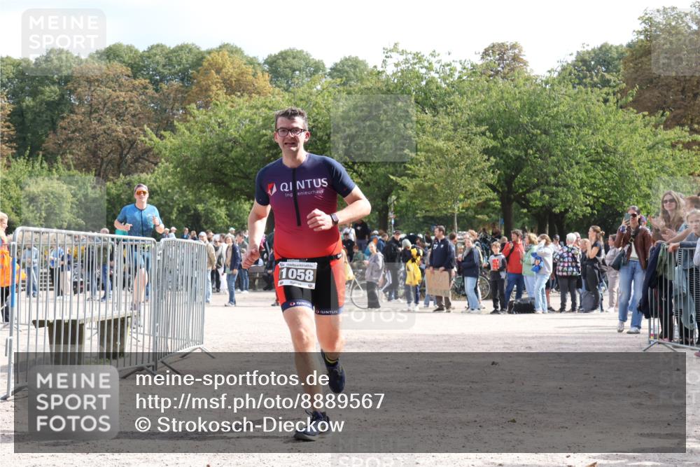 14.09.2025 - Stadtparktriathlon Strokosch-Dieckow http://msf.ph/oto/8889567 14.09.2025 12:43:55 Ziel 1058, 1120 meine-sportfotos.de