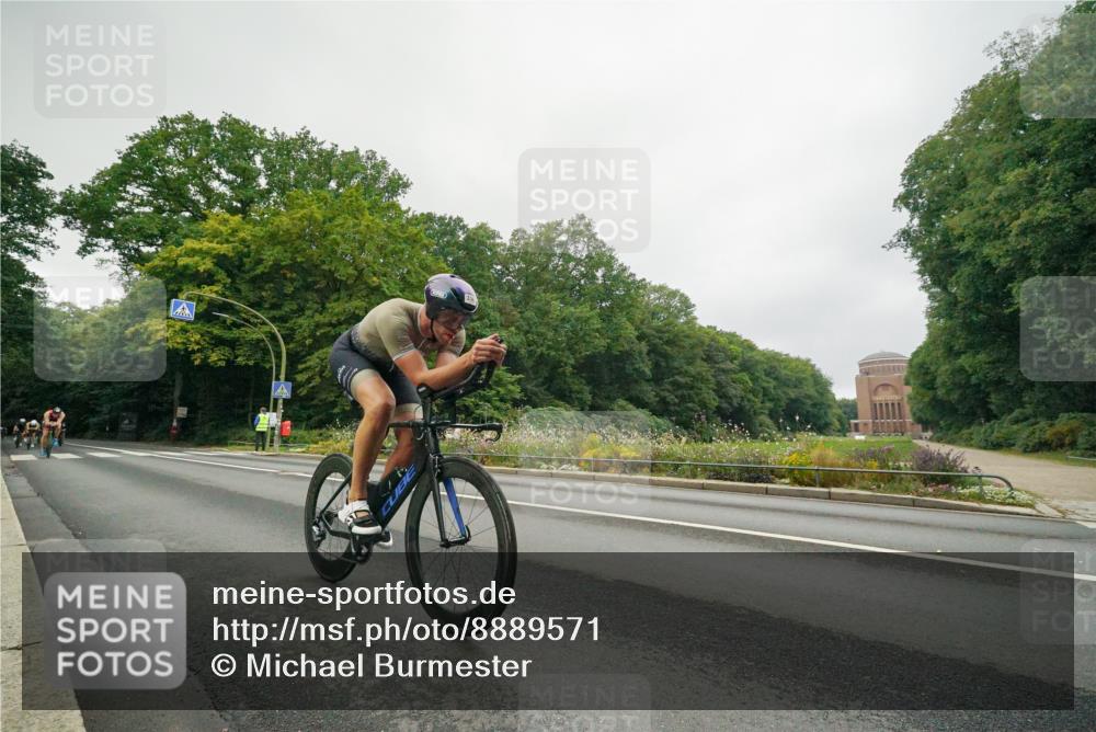 14.09.2025 - Stadtparktriathlon Michael Burmester http://msf.ph/oto/8889571 14.09.2025 09:16:42 Radfahren 303, 336, 351, 355, 367, 372, 399, 435, 457, 460, 462, 501 meine-sportfotos.de
