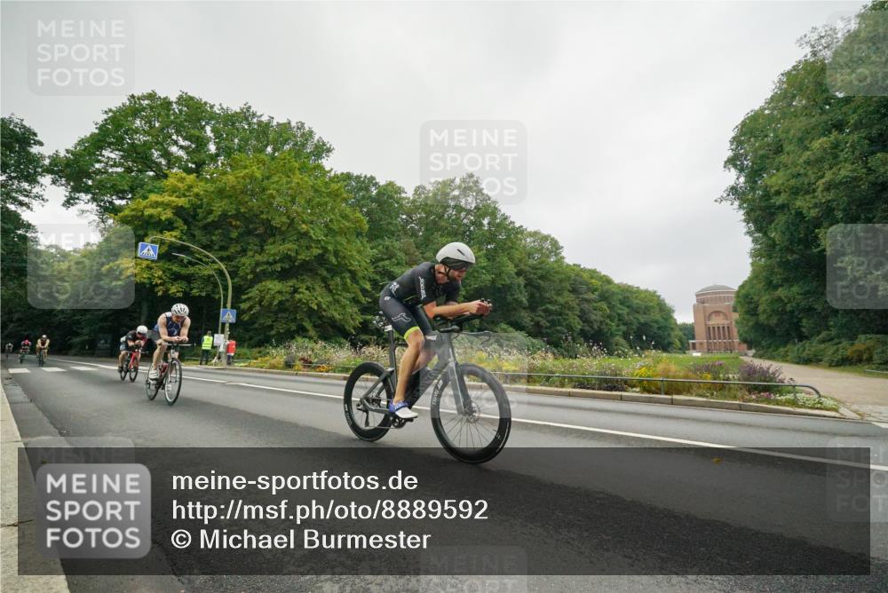 14.09.2025 - Stadtparktriathlon Michael Burmester http://msf.ph/oto/8889592 14.09.2025 09:17:12 Radfahren 312, 319, 325, 360, 369, 391, 408, 416, 463 meine-sportfotos.de