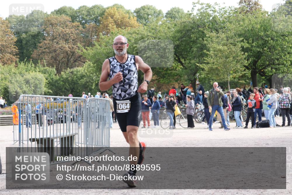 14.09.2025 - Stadtparktriathlon Strokosch-Dieckow http://msf.ph/oto/8889595 14.09.2025 12:44:13 Ziel 1064 meine-sportfotos.de