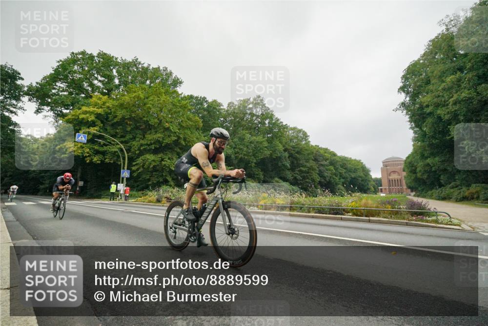 14.09.2025 - Stadtparktriathlon Michael Burmester http://msf.ph/oto/8889599 14.09.2025 09:17:14 Radfahren 312, 325, 360, 369, 391, 408, 416, 463 meine-sportfotos.de