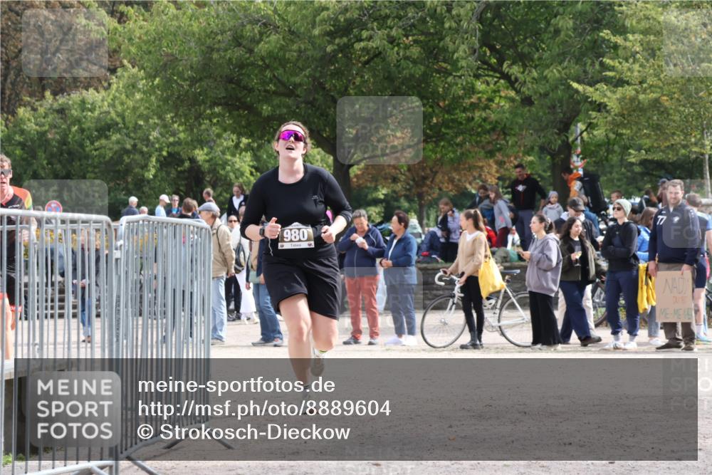 14.09.2025 - Stadtparktriathlon Strokosch-Dieckow http://msf.ph/oto/8889604 14.09.2025 12:44:26 Ziel 980, 1025 meine-sportfotos.de
