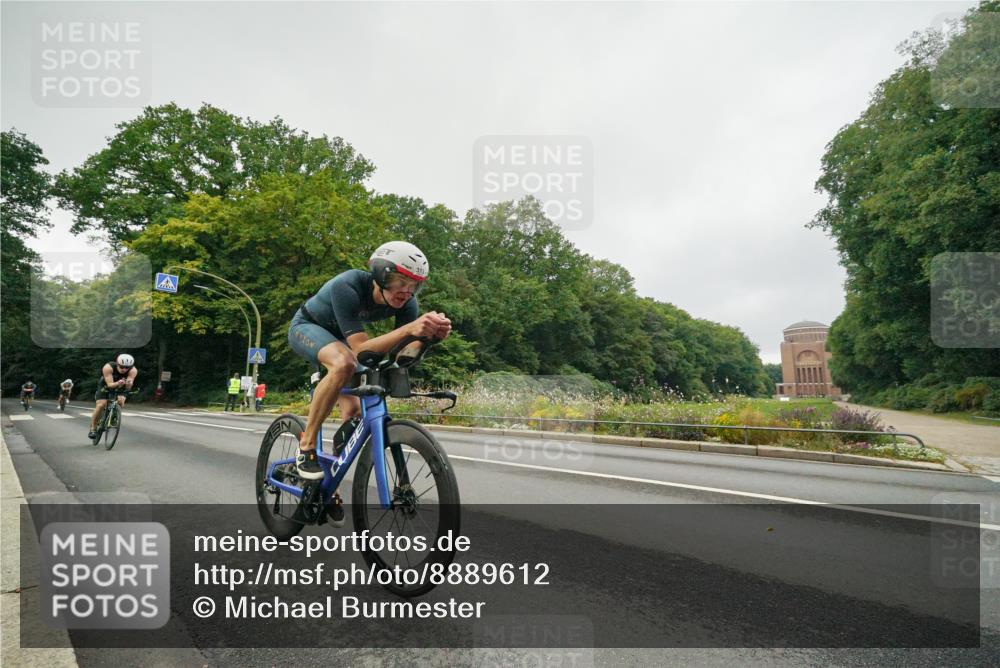 14.09.2025 - Stadtparktriathlon Michael Burmester http://msf.ph/oto/8889612 14.09.2025 09:17:28 Radfahren 313, 335, 387, 421, 436 meine-sportfotos.de