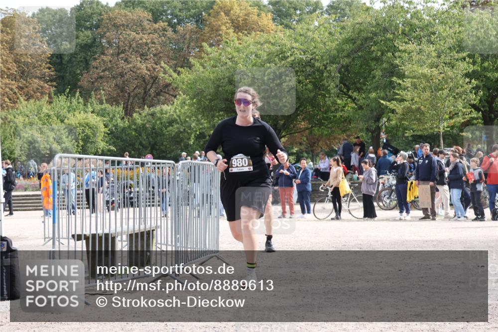 14.09.2025 - Stadtparktriathlon Strokosch-Dieckow http://msf.ph/oto/8889613 14.09.2025 12:44:28 Ziel 980, 1025 meine-sportfotos.de