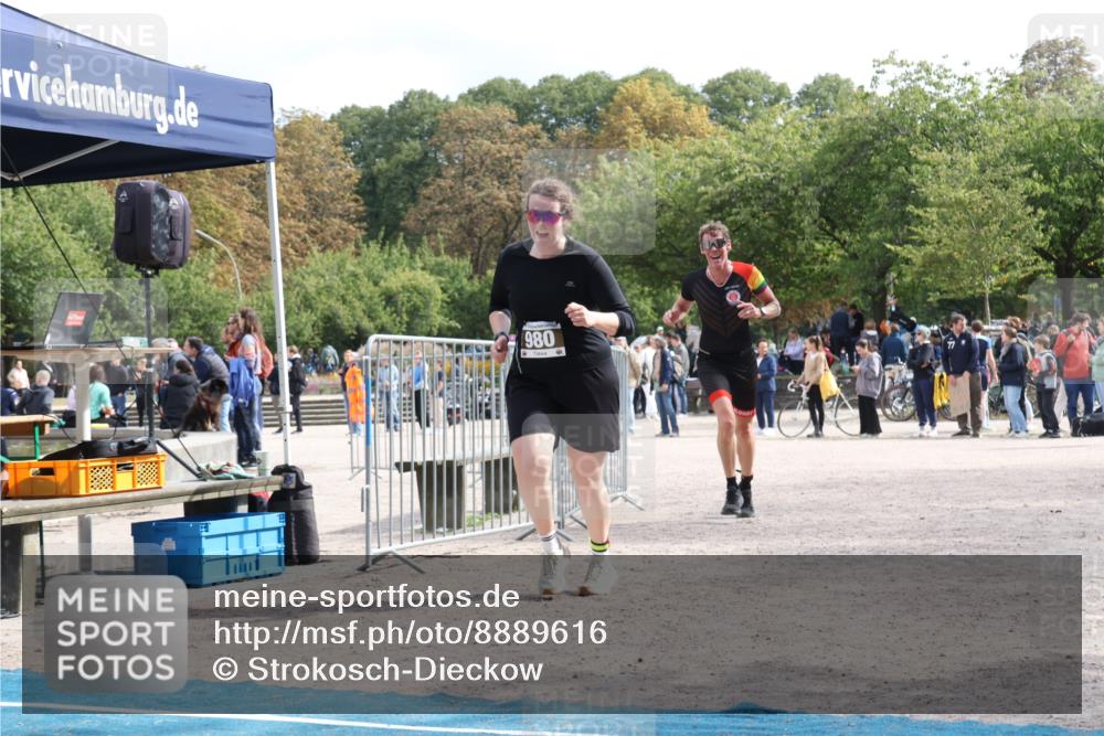 14.09.2025 - Stadtparktriathlon Strokosch-Dieckow http://msf.ph/oto/8889616 14.09.2025 12:44:29 Ziel 980, 1025 meine-sportfotos.de