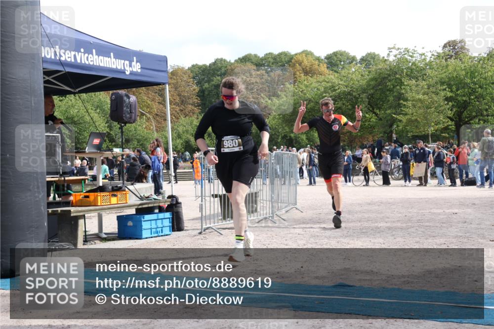 14.09.2025 - Stadtparktriathlon Strokosch-Dieckow http://msf.ph/oto/8889619 14.09.2025 12:44:29 Ziel 980, 1025 meine-sportfotos.de