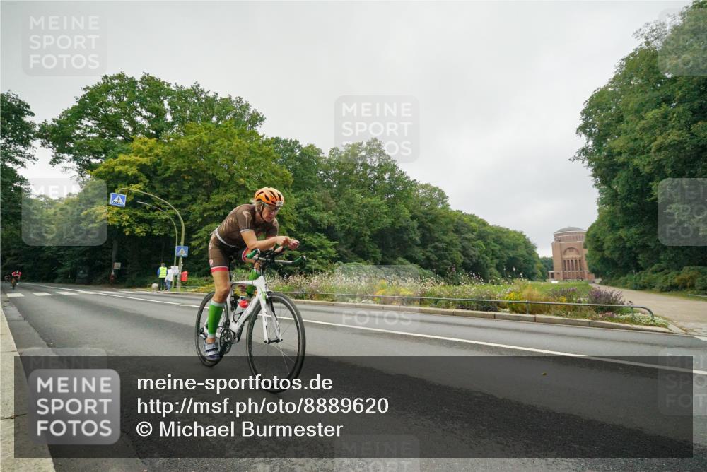 14.09.2025 - Stadtparktriathlon Michael Burmester http://msf.ph/oto/8889620 14.09.2025 09:17:39 Radfahren 310, 331, 394, 402, 452, 476 meine-sportfotos.de