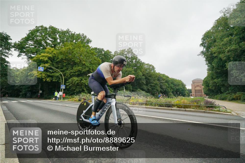 14.09.2025 - Stadtparktriathlon Michael Burmester http://msf.ph/oto/8889625 14.09.2025 09:17:42 Radfahren 310, 331, 394, 402, 452, 476 meine-sportfotos.de