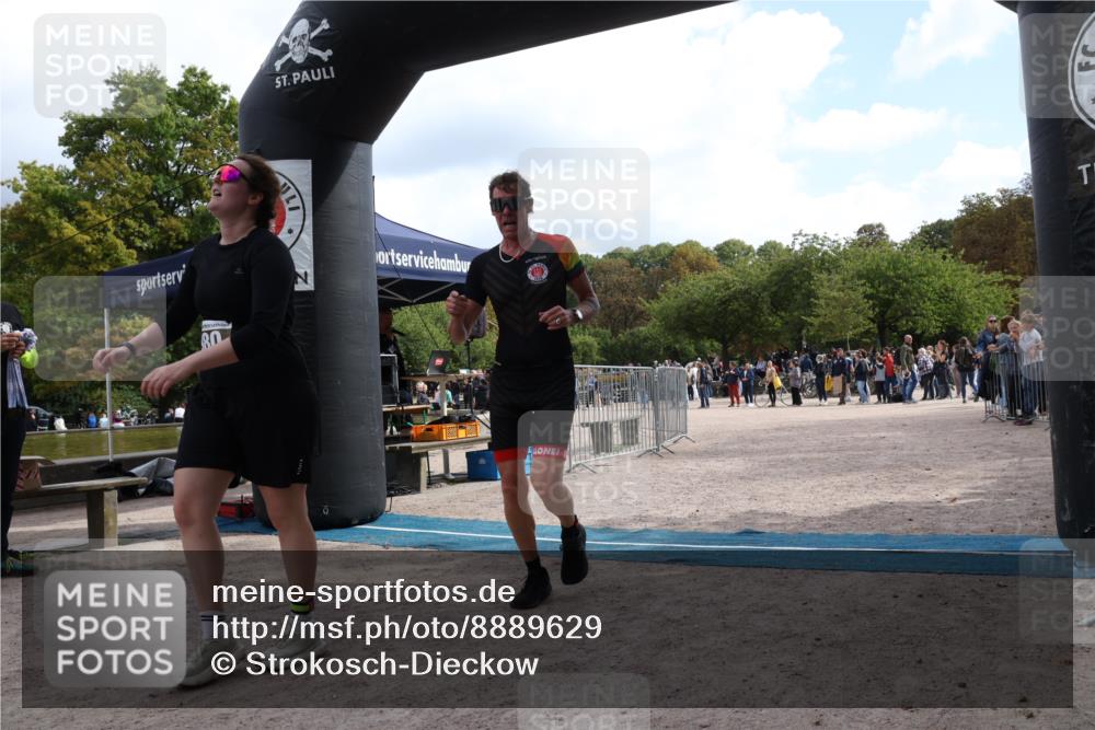 14.09.2025 - Stadtparktriathlon Strokosch-Dieckow http://msf.ph/oto/8889629 14.09.2025 12:44:31 Ziel 980, 1025 meine-sportfotos.de