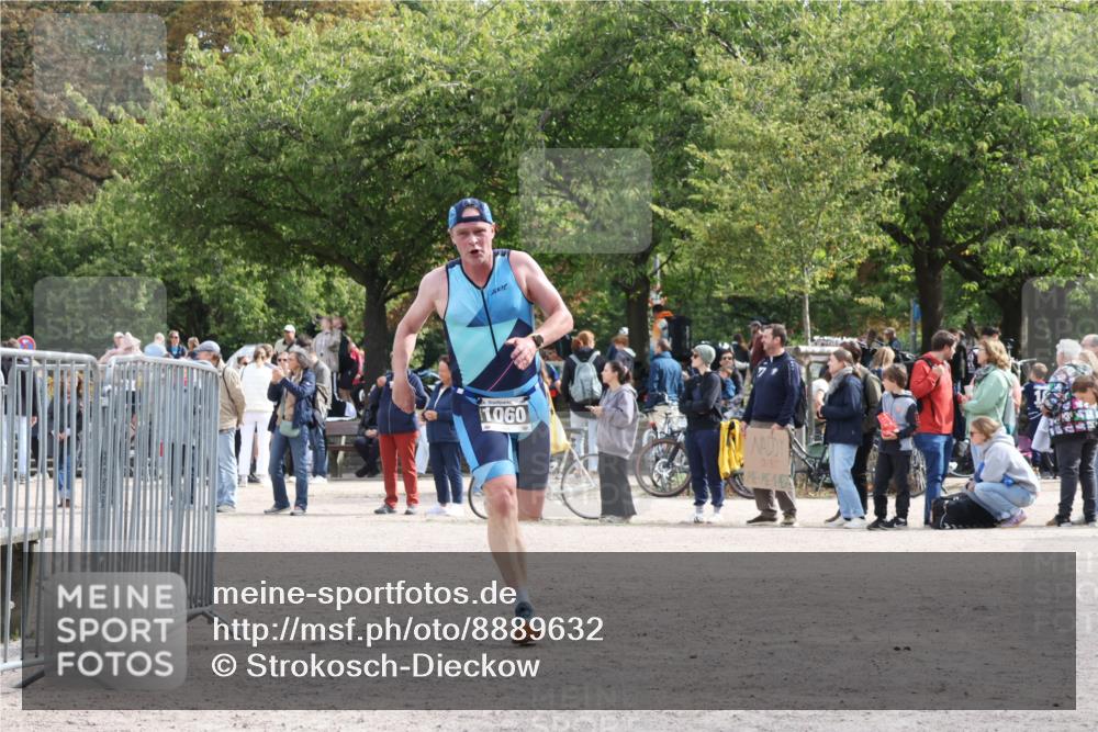 14.09.2025 - Stadtparktriathlon Strokosch-Dieckow http://msf.ph/oto/8889632 14.09.2025 12:44:43 Ziel 1060, 1075 meine-sportfotos.de