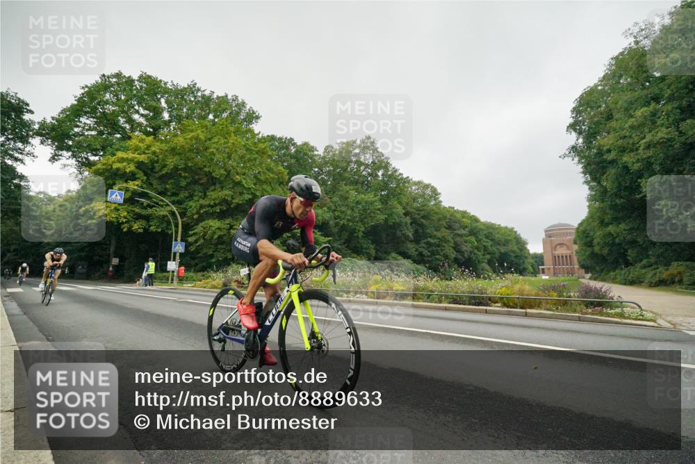 14.09.2025 - Stadtparktriathlon Michael Burmester http://msf.ph/oto/8889633 14.09.2025 09:17:54 Radfahren 321, 322, 378, 405, 475 meine-sportfotos.de