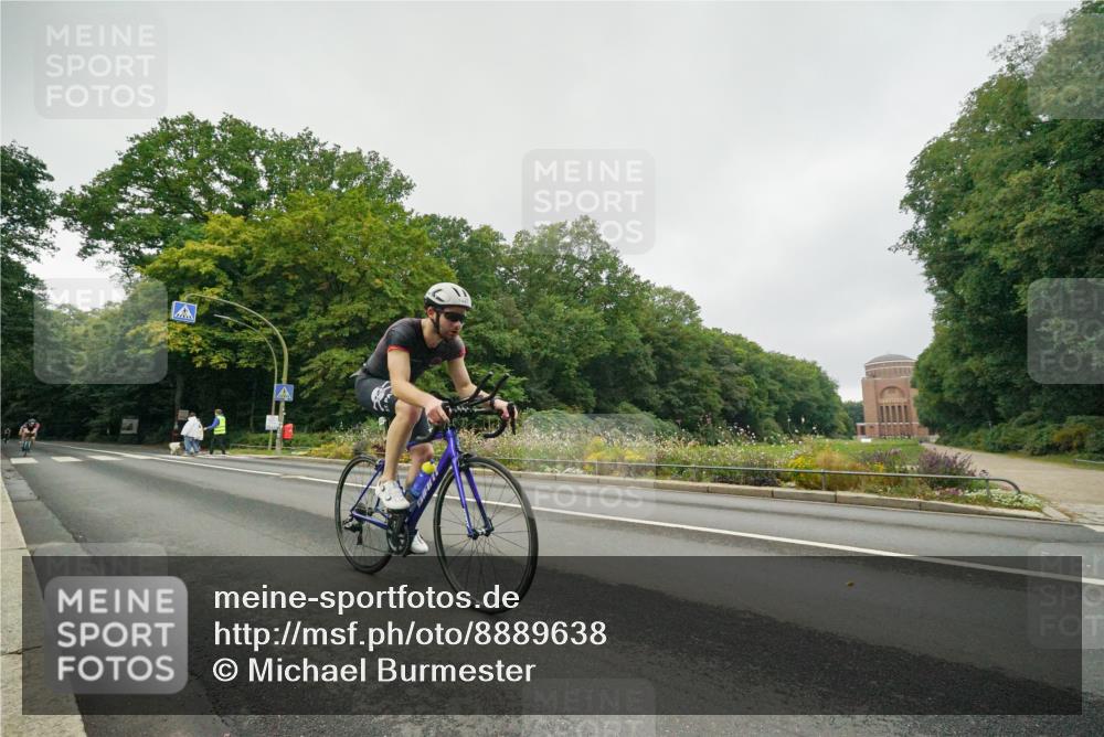 14.09.2025 - Stadtparktriathlon Michael Burmester http://msf.ph/oto/8889638 14.09.2025 09:17:57 Radfahren 321, 322, 378, 405, 412, 475 meine-sportfotos.de