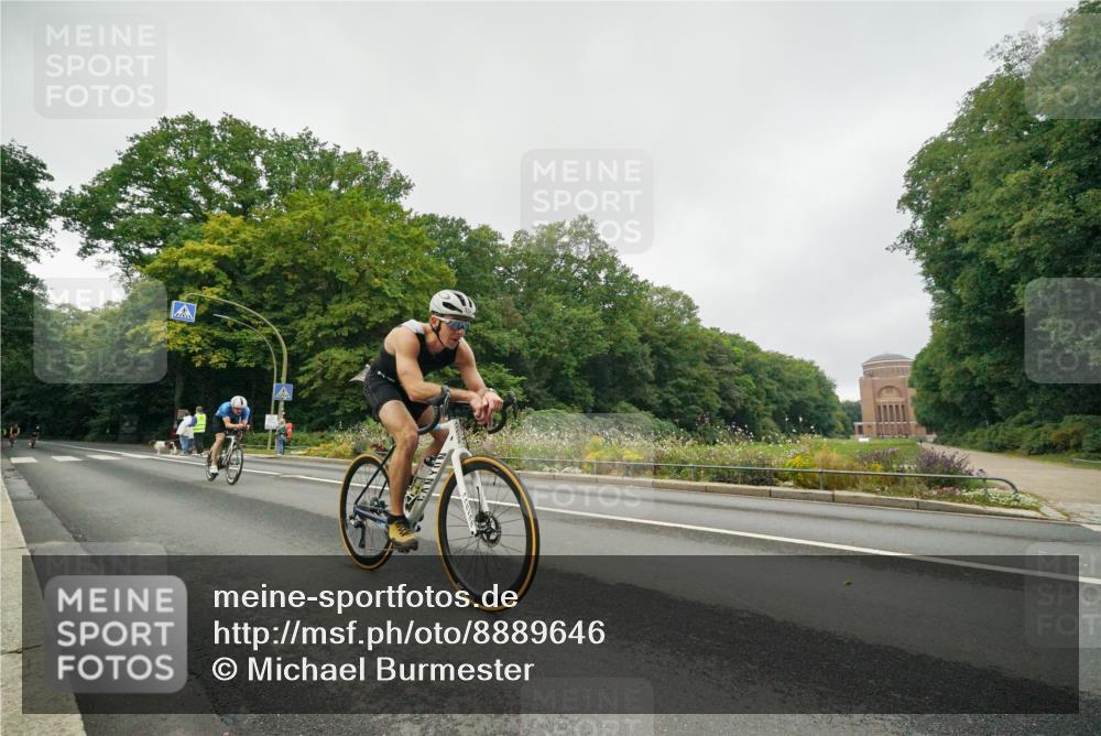 14.09.2025 - Stadtparktriathlon Michael Burmester http://msf.ph/oto/8889646 14.09.2025 09:18:09 Radfahren 307, 332, 412, 420, 459, 474 meine-sportfotos.de