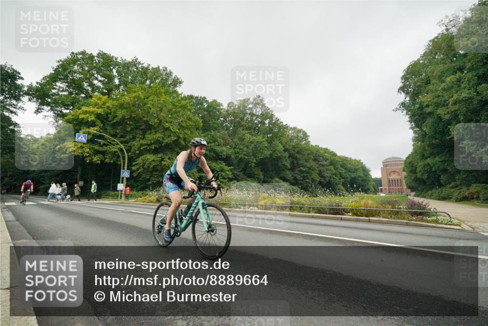 14.09.2025 - Stadtparktriathlon Michael Burmester http://msf.ph/oto/8889664 14.09.2025 09:18:22 Radfahren 317, 344, 374, 395, 456, 468, 481 meine-sportfotos.de