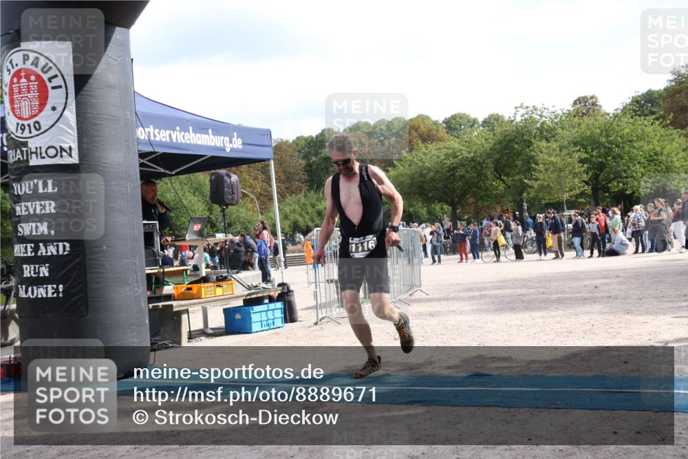 14.09.2025 - Stadtparktriathlon Strokosch-Dieckow http://msf.ph/oto/8889671 14.09.2025 12:44:52 Ziel 1075, 1116 meine-sportfotos.de