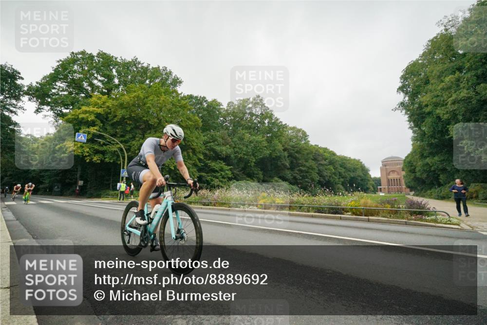 14.09.2025 - Stadtparktriathlon Michael Burmester http://msf.ph/oto/8889692 14.09.2025 09:19:04 Radfahren 314, 334, 422, 431, 472, 482 meine-sportfotos.de
