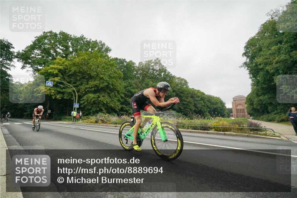 14.09.2025 - Stadtparktriathlon Michael Burmester http://msf.ph/oto/8889694 14.09.2025 09:19:05 Radfahren 314, 334, 422, 431, 472, 480, 482 meine-sportfotos.de