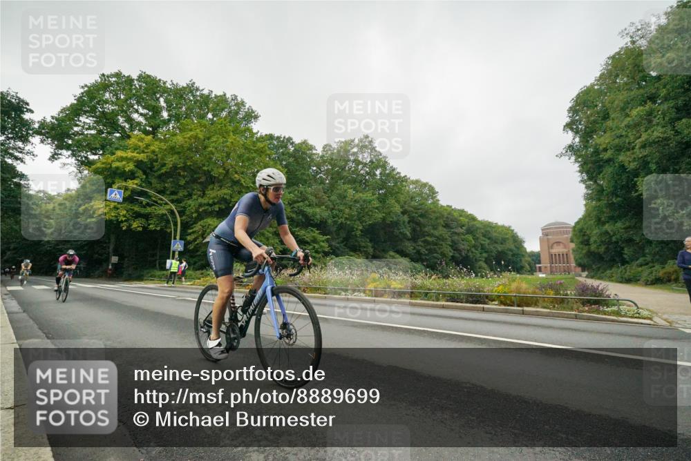 14.09.2025 - Stadtparktriathlon Michael Burmester http://msf.ph/oto/8889699 14.09.2025 09:19:09 Radfahren 314, 334, 397, 422, 431, 471, 472, 480, 482 meine-sportfotos.de