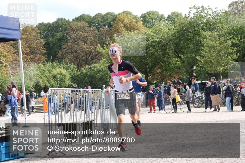 14.09.2025 - Stadtparktriathlon Strokosch-Dieckow http://msf.ph/oto/8889700 14.09.2025 12:45:07 Ziel 970, 1053, 1065 meine-sportfotos.de