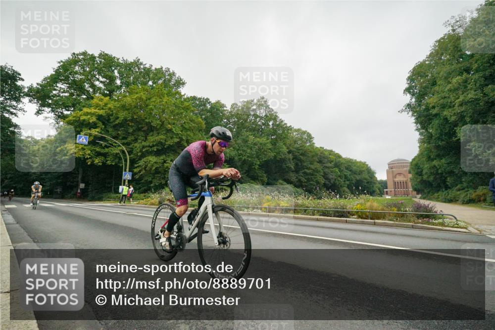 14.09.2025 - Stadtparktriathlon Michael Burmester http://msf.ph/oto/8889701 14.09.2025 09:19:10 Radfahren 314, 334, 397, 422, 431, 471, 480, 482 meine-sportfotos.de