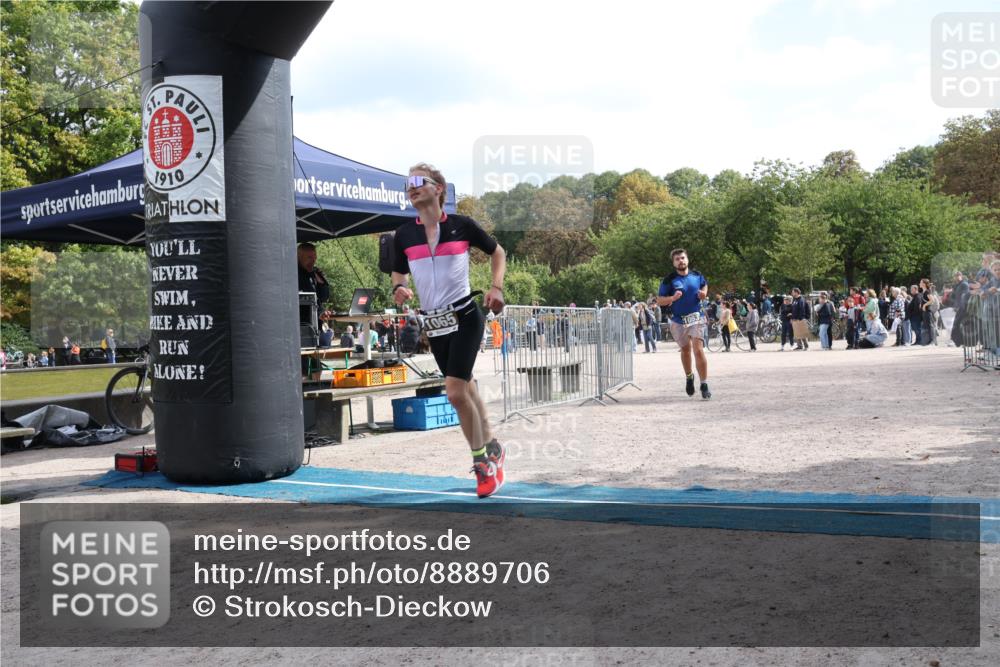 14.09.2025 - Stadtparktriathlon Strokosch-Dieckow http://msf.ph/oto/8889706 14.09.2025 12:45:08 Ziel 1053, 1065 meine-sportfotos.de